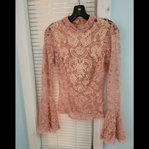 Lace bell sleeve shirt